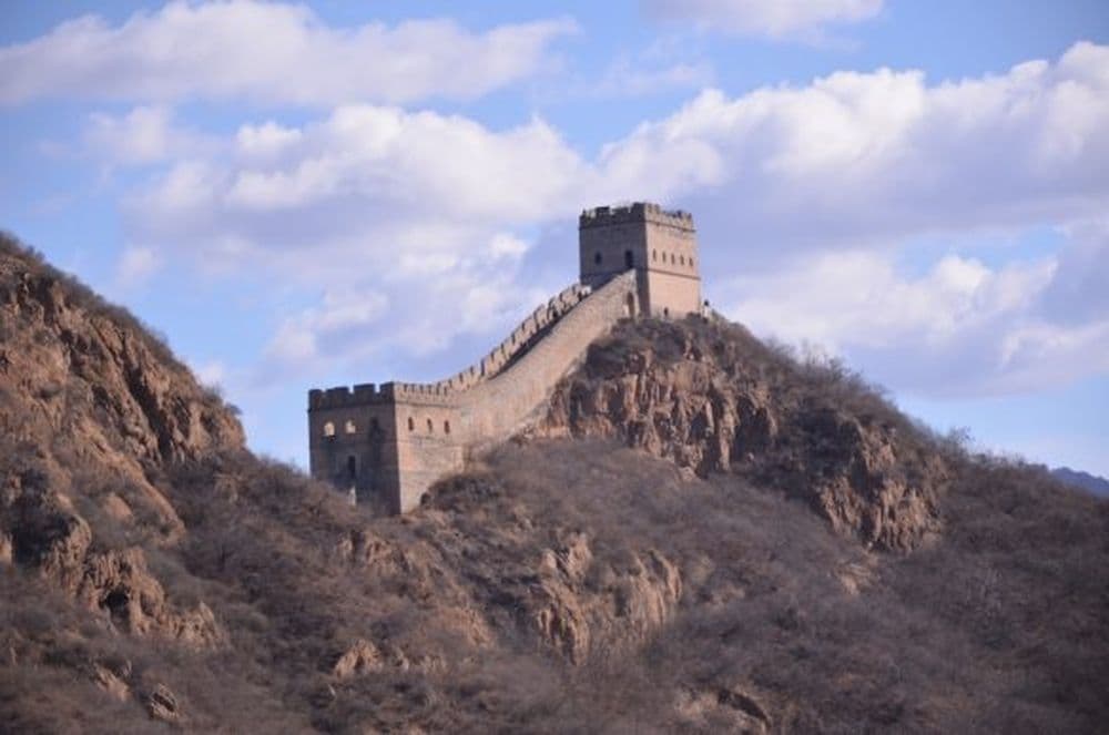 Teilstück der Chinesischen Mauer von außen bei Jinshanling