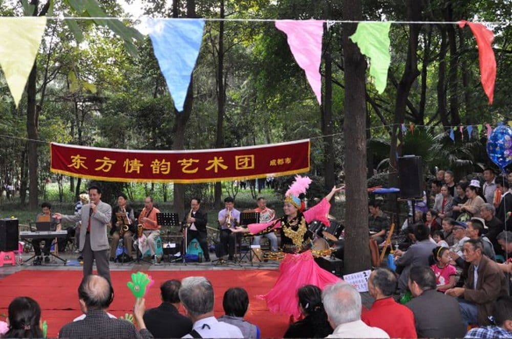 Showdarbietungen im Park