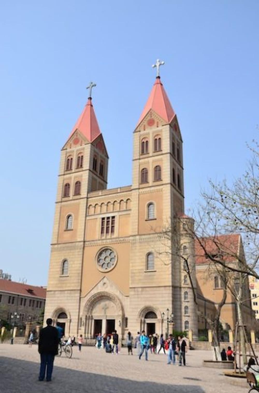 Qingdao: St. Michael