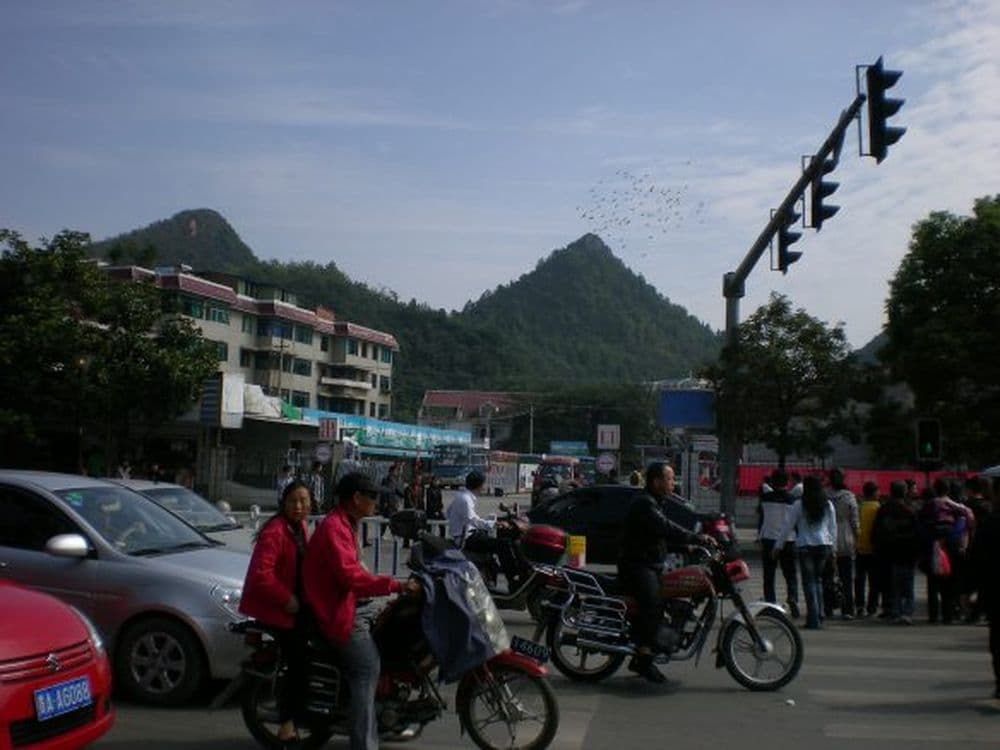 Auf den Straßen von GuiYang ist Stau keine Seltenheit