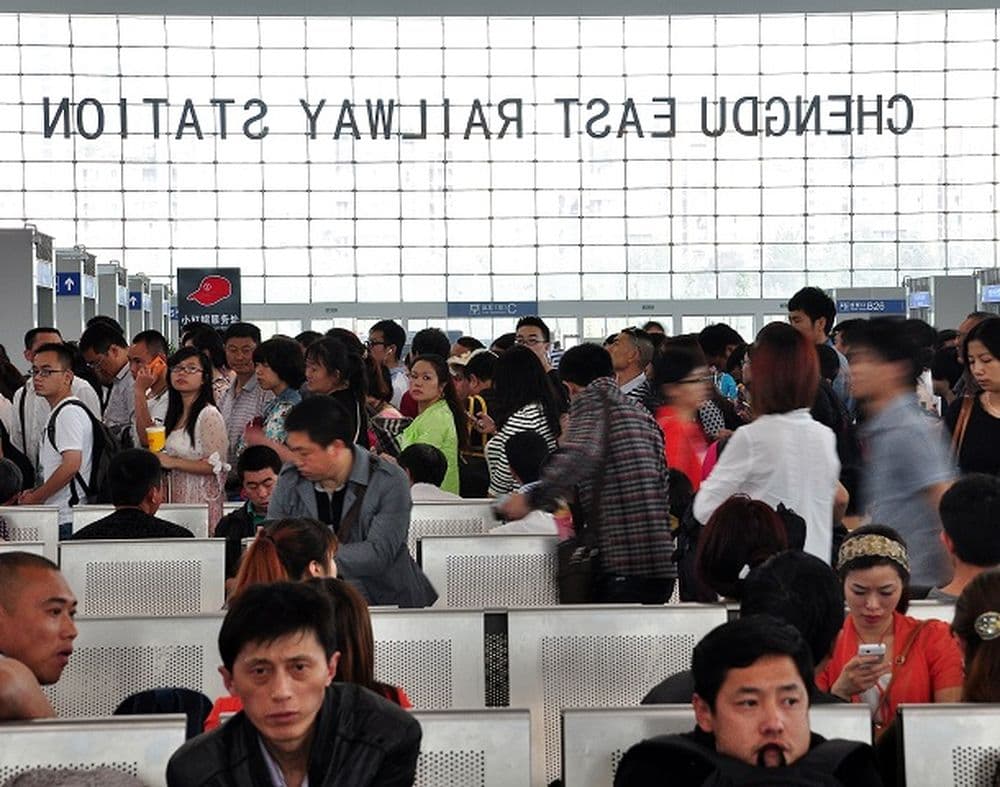Gedränge am Zugbahnhof in Chengdu