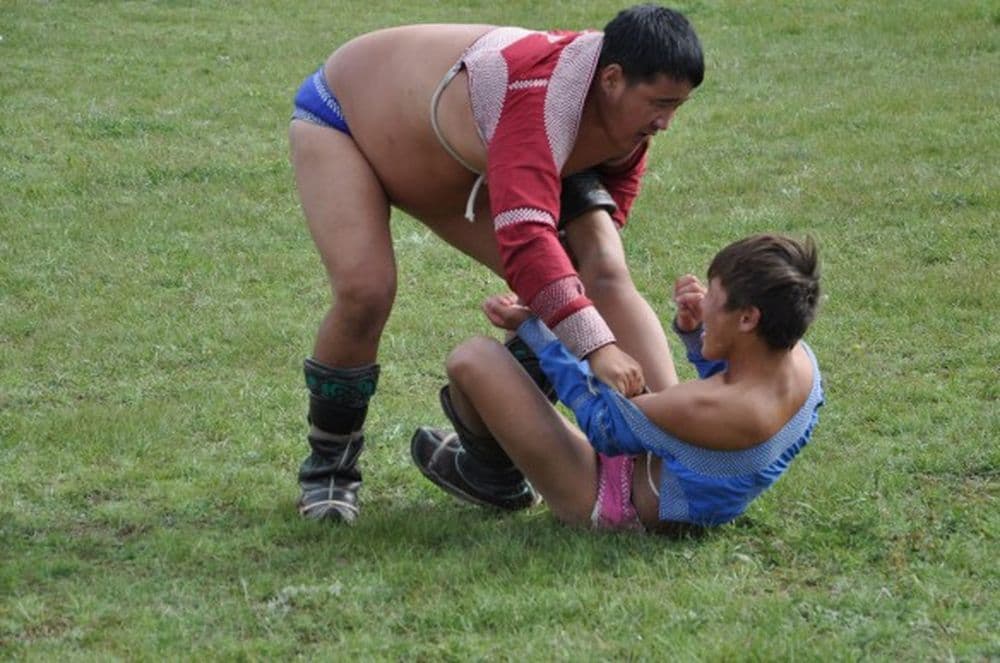Wrestling beim Naadam Fest