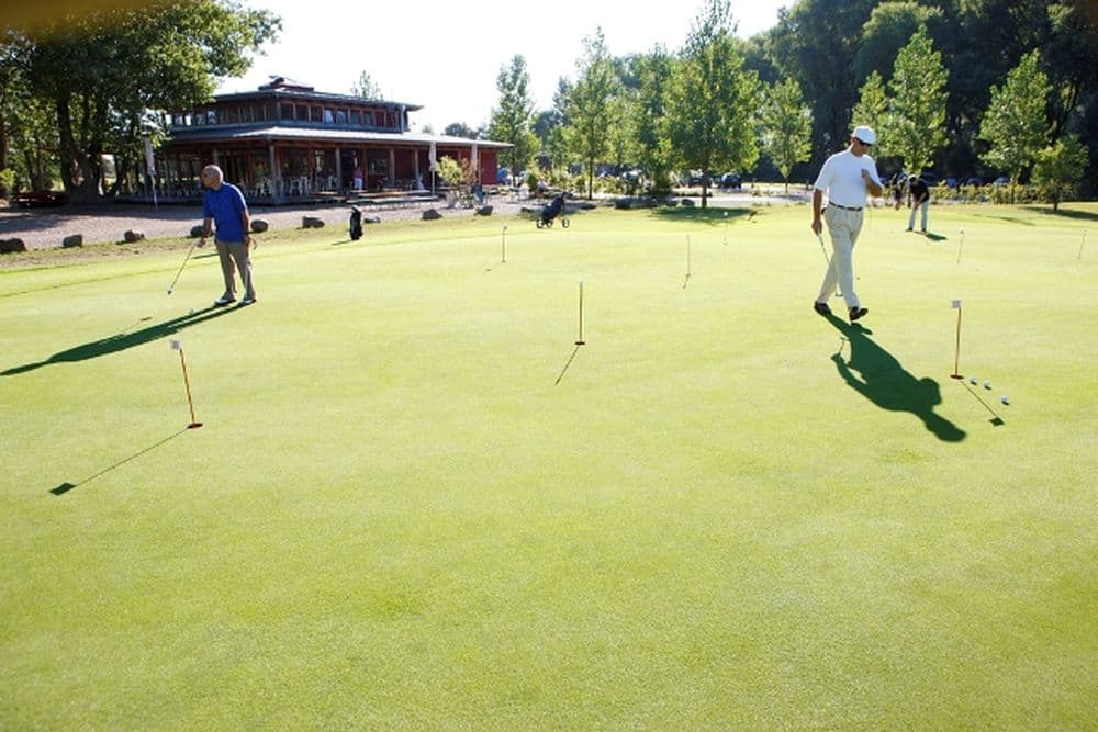 Schauen Sie bei Red Golf vorbei in Moorfleet-Hamburg und Qickborn.