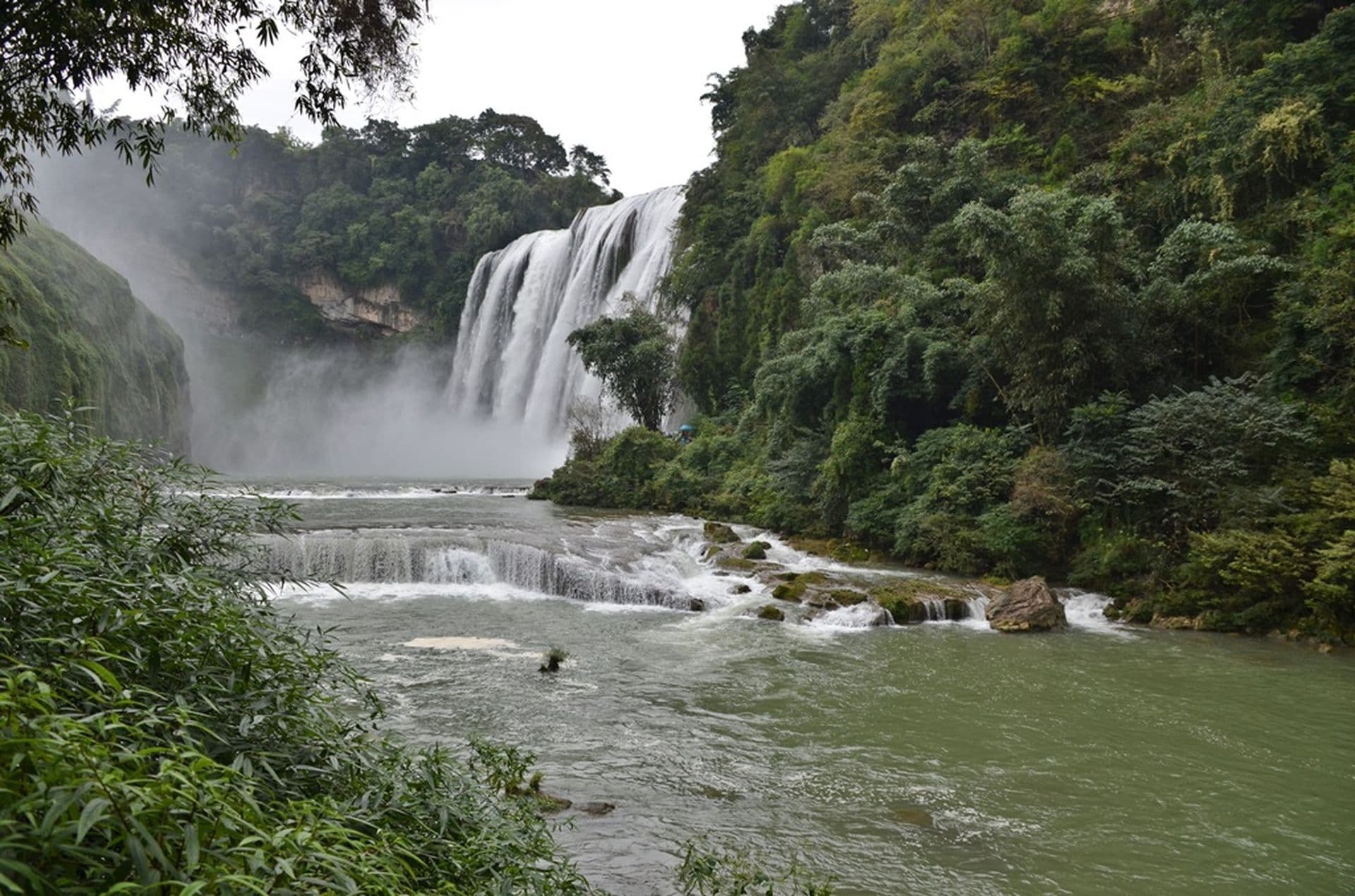 Reisebericht Guizhou Tag 3: Wasserfälle und kuriose Berge