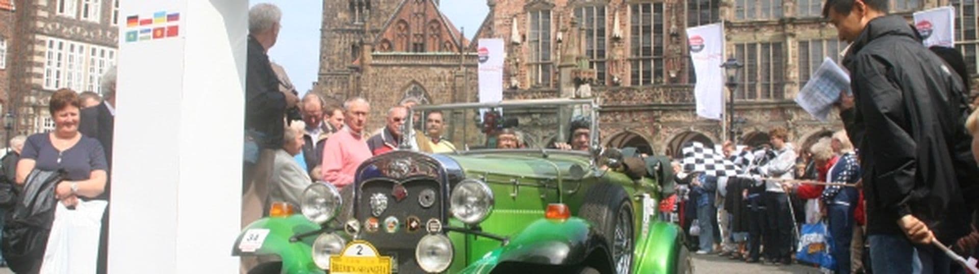 Startveranstaltung zur Oldtimer Rallye Hamburg-Shanghai