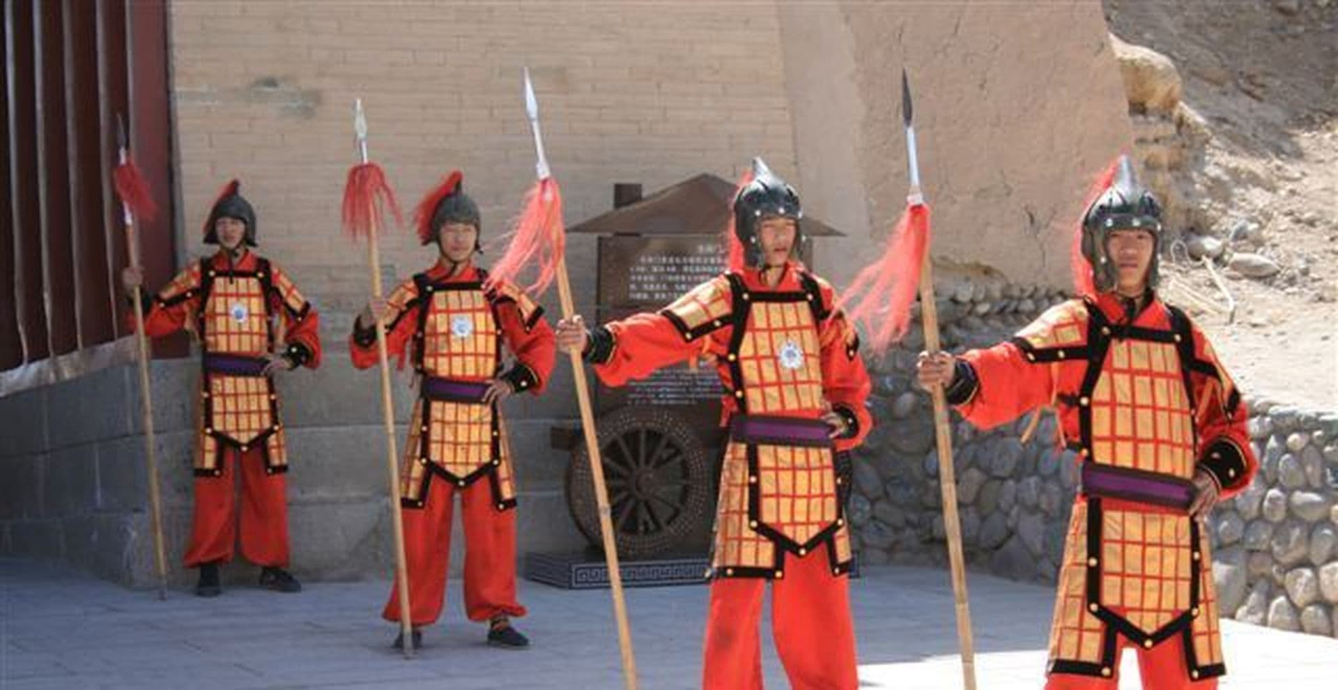 Bilder der New Silk Road 2014: Zur chinesischen Mauer in Jiayuguan