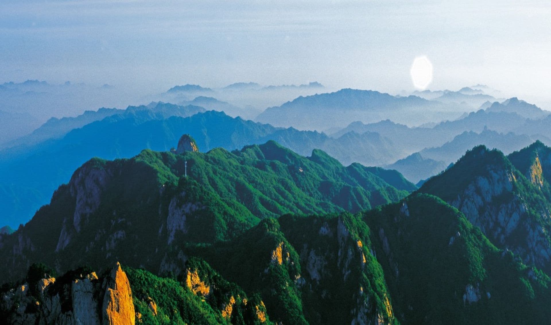 Funiu Gebirge in Henan: Entdecken Sie eine riesige Artenvielfalt, Wälder und Tempel