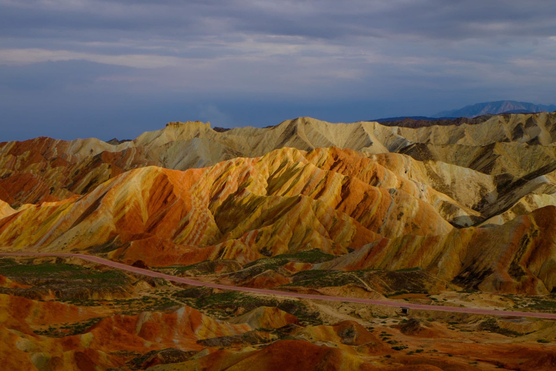 Top 5 Sehenswürdigkeiten in Zhangye: Regenbogenberge und große Buddhas