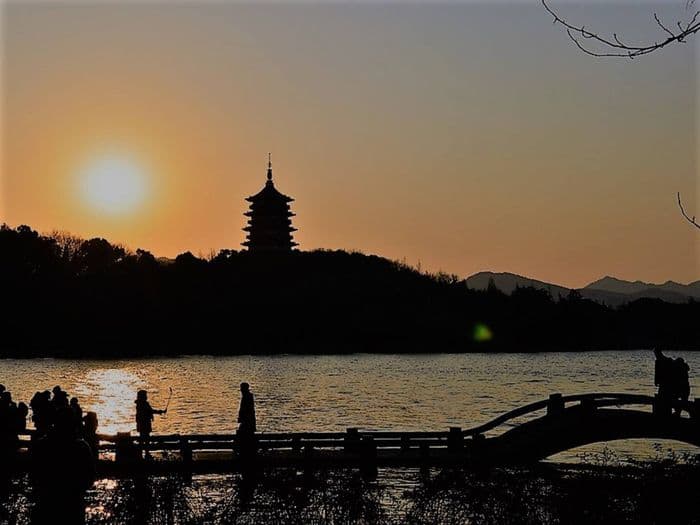 16 west lake