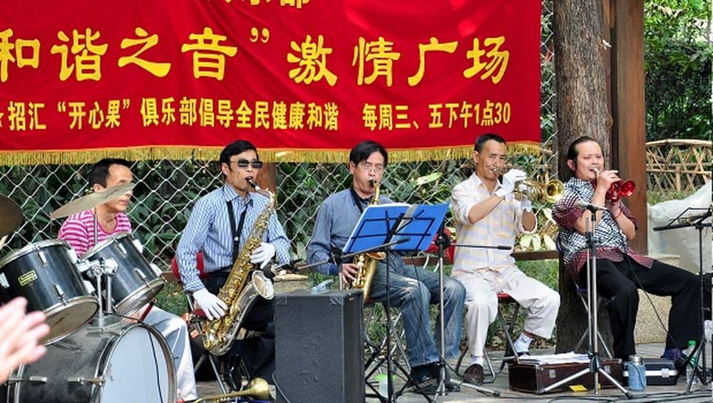 Volkspark, Tanzen und Musizieren