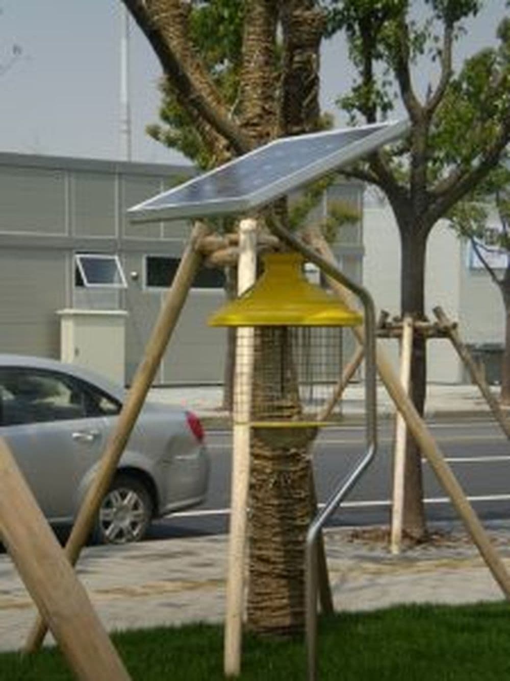 Solarbetriebene Insektenfalle