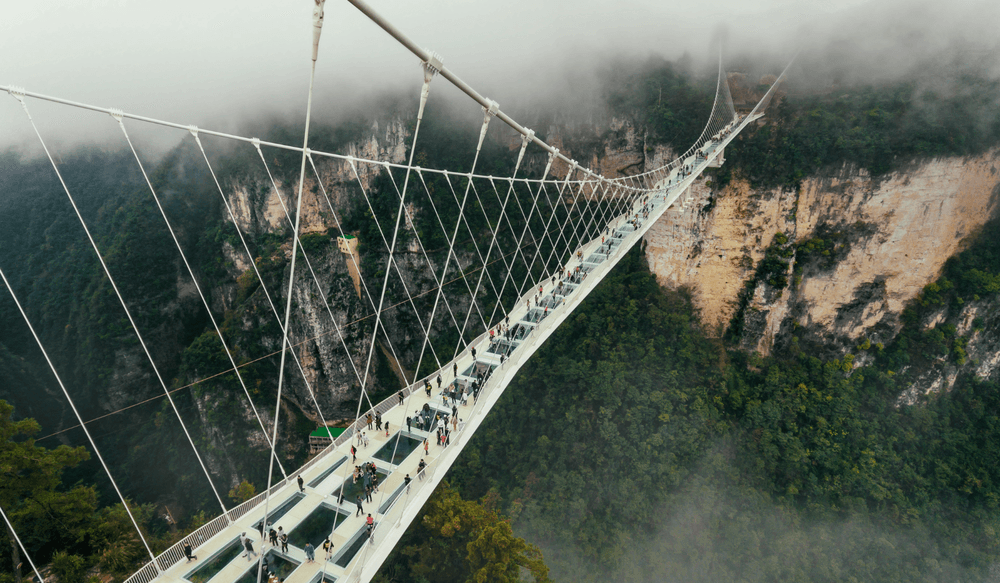 CTH_BLOG_08.25_CANVA_Zhangjiajie glass bridge