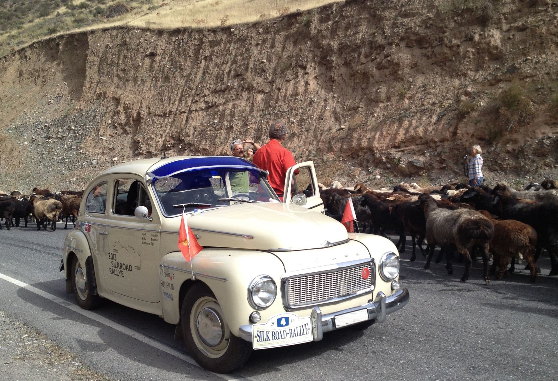 Hamburg-Hongkong 2018: Team 11 der Tibet-Oldtimerrallye