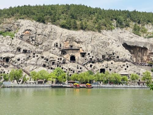 cth: Longmen Grottoes