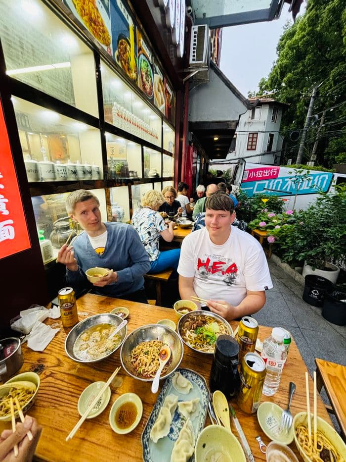 cth: Dinner in Shanghai