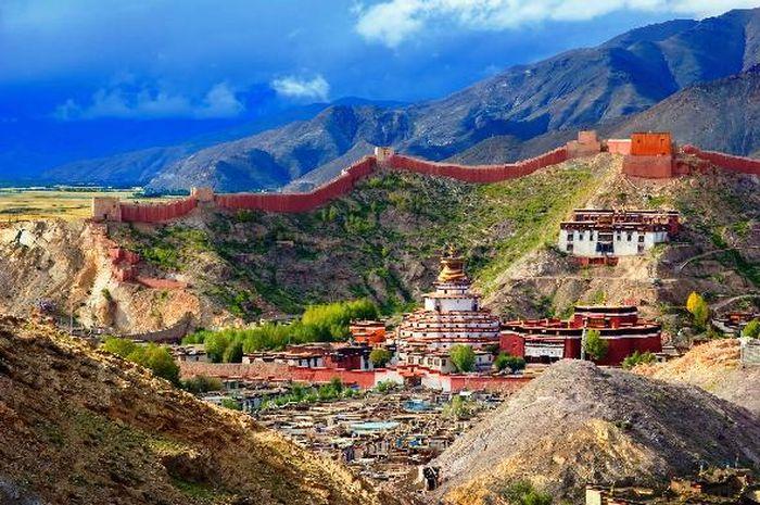 Gyantse Pelkhor Choede Tibet
