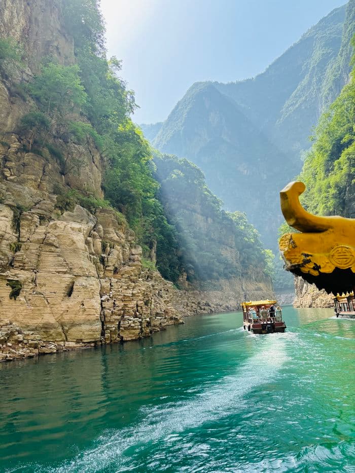 cth:Boat tour Yangtze tributary 2025